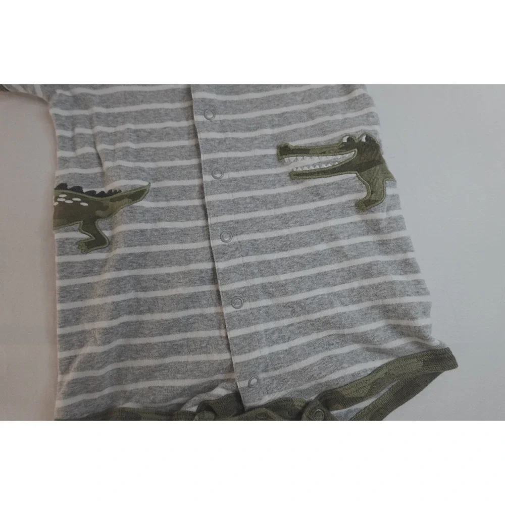 Carter's Baby‎ Romper 12M Gray Striped Alligator Snap Up Bodysuit Unisex Cute